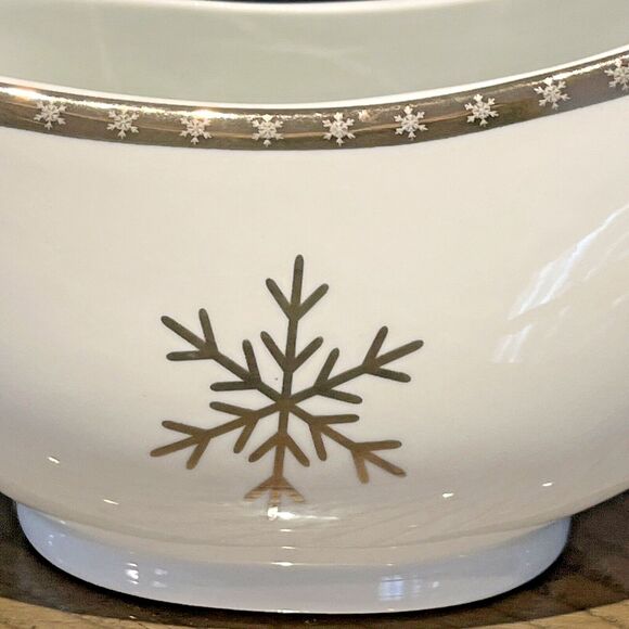 Target FIRST FROST 12oz Footed Gravy Boat Silver Snowflake Holiday 2010 Mint - Picture 2 of 8